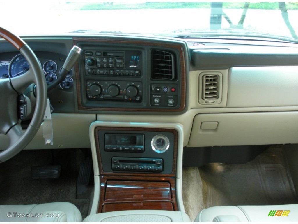 2002 Cadillac Escalade Standard Escalade Model Shale Dashboard Photo #51648031