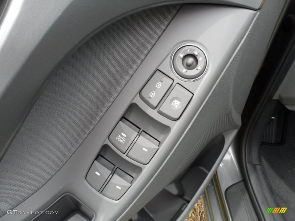2012 Hyundai Elantra GLS Controls Photo #51649393