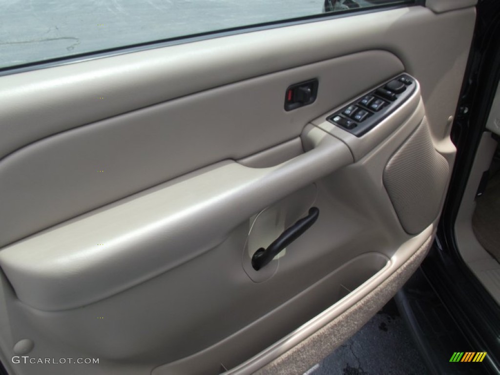 2005 Tahoe LS - Black / Tan/Neutral photo #12