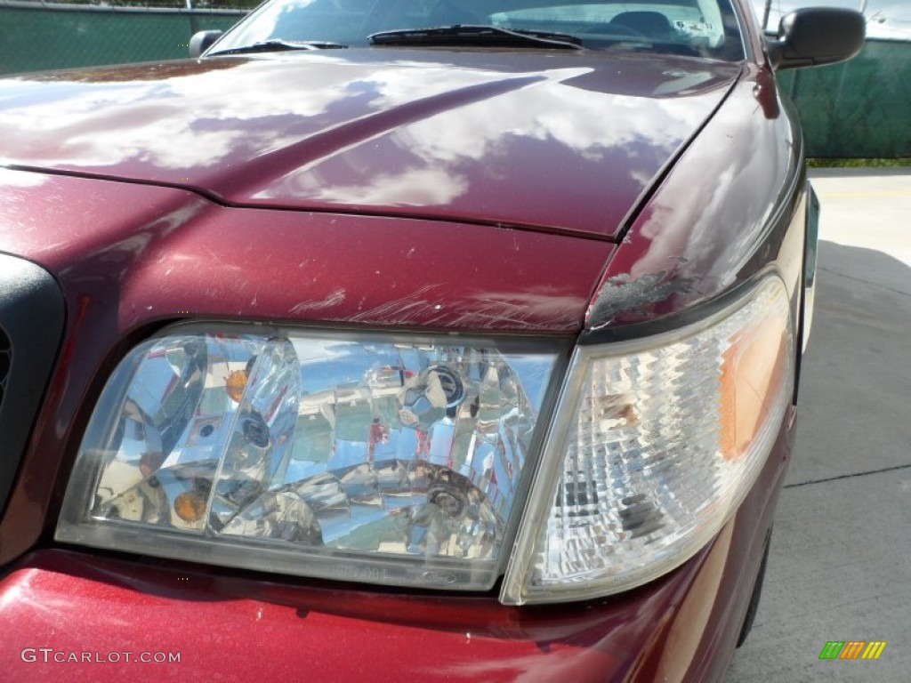 2005 Crown Victoria Police Interceptor - Dark Toreador Red Metallic / Light Flint photo #11