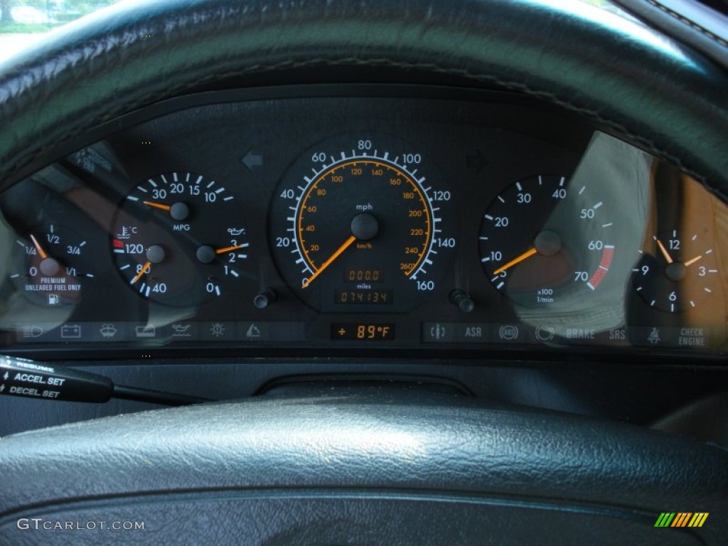 1994 Mercedes-Benz SL 500 Roadster Gauges Photo #51652555