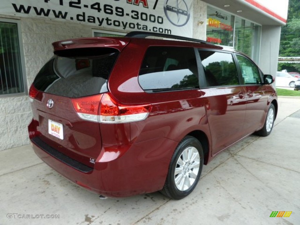 2011 Sienna LE AWD - Salsa Red Pearl / Light Gray photo #2