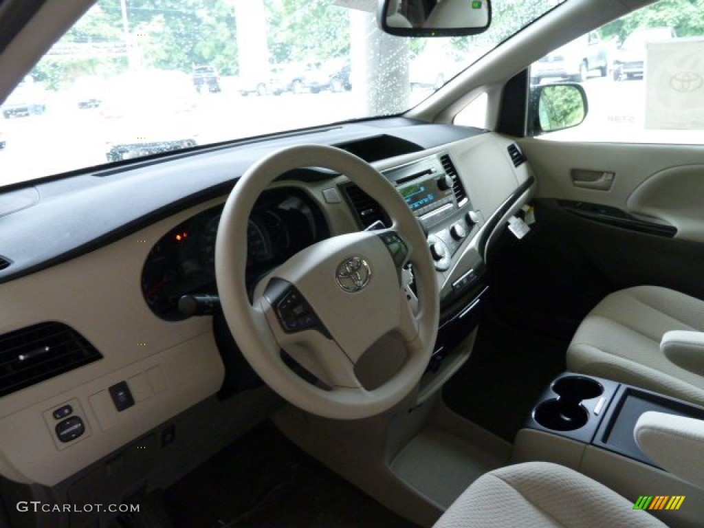 2011 Sienna LE AWD - Salsa Red Pearl / Light Gray photo #12