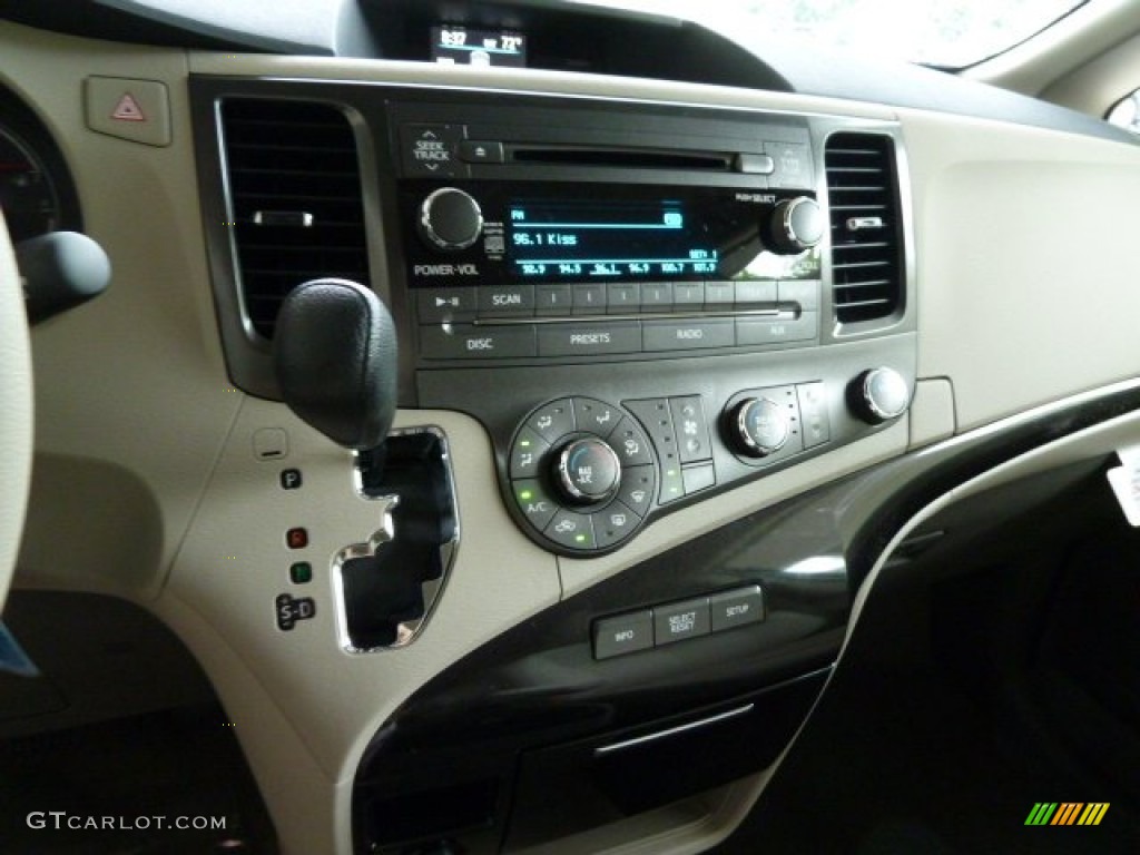 2011 Sienna LE AWD - Salsa Red Pearl / Light Gray photo #13