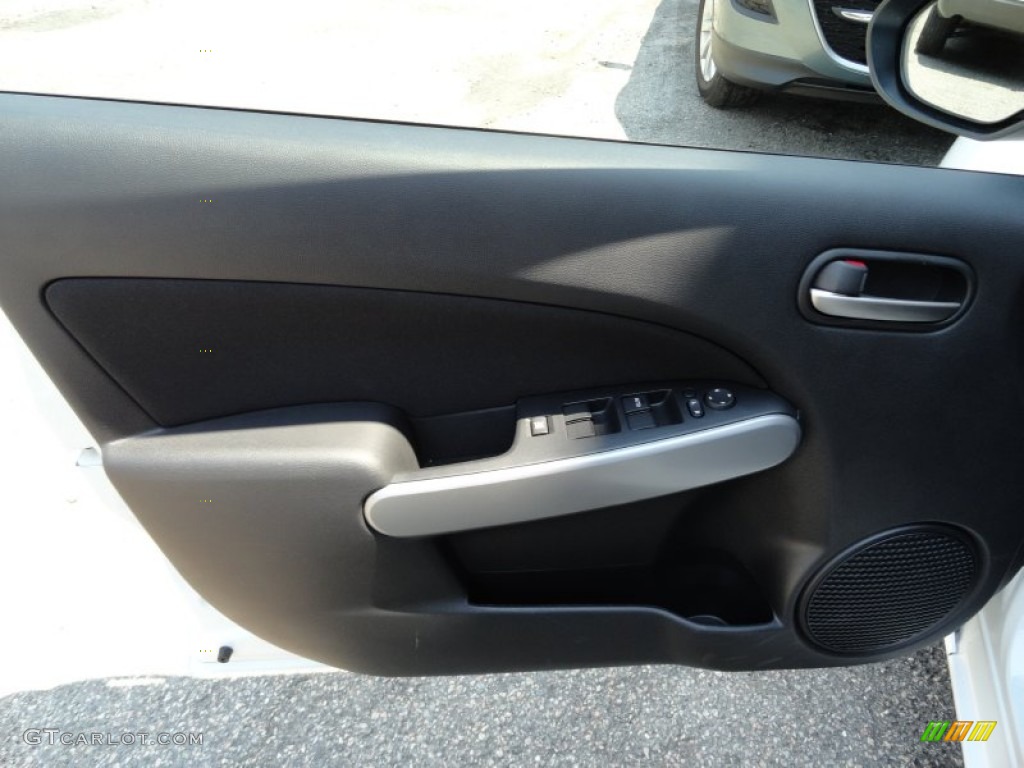 2011 Mazda MAZDA2 Touring Door Panel Photos