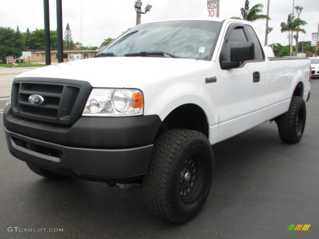 2006 F150 XL Regular Cab - Oxford White / Medium Flint photo #4