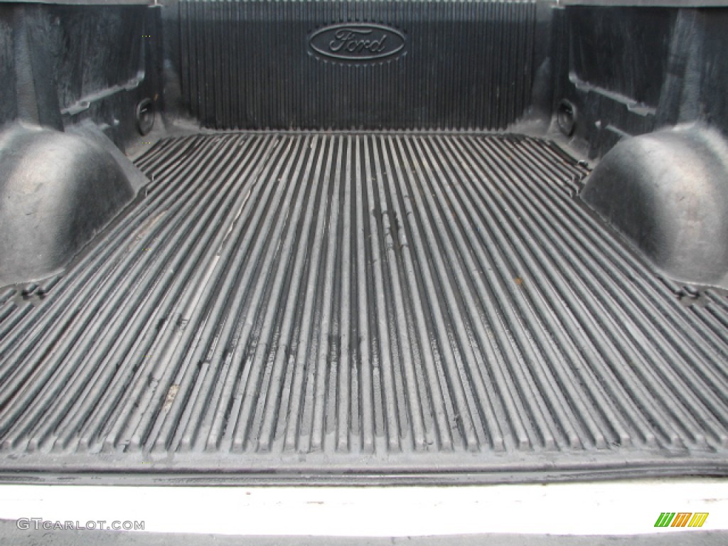 2006 F150 XL Regular Cab - Oxford White / Medium Flint photo #9