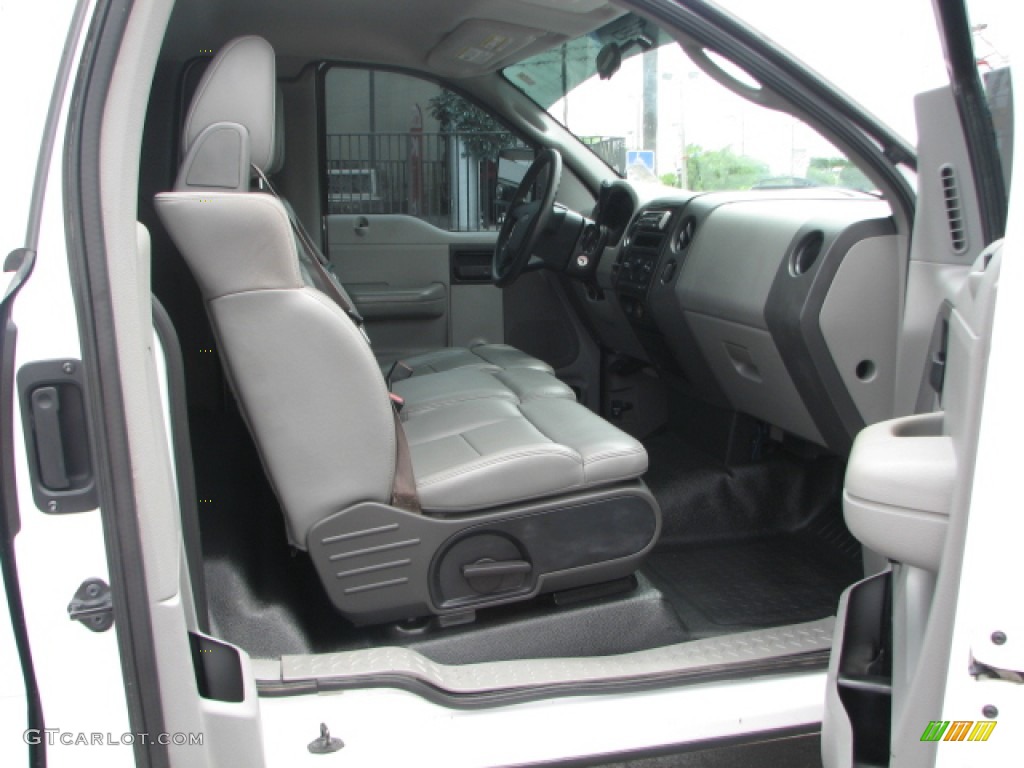 2006 F150 XL Regular Cab - Oxford White / Medium Flint photo #13