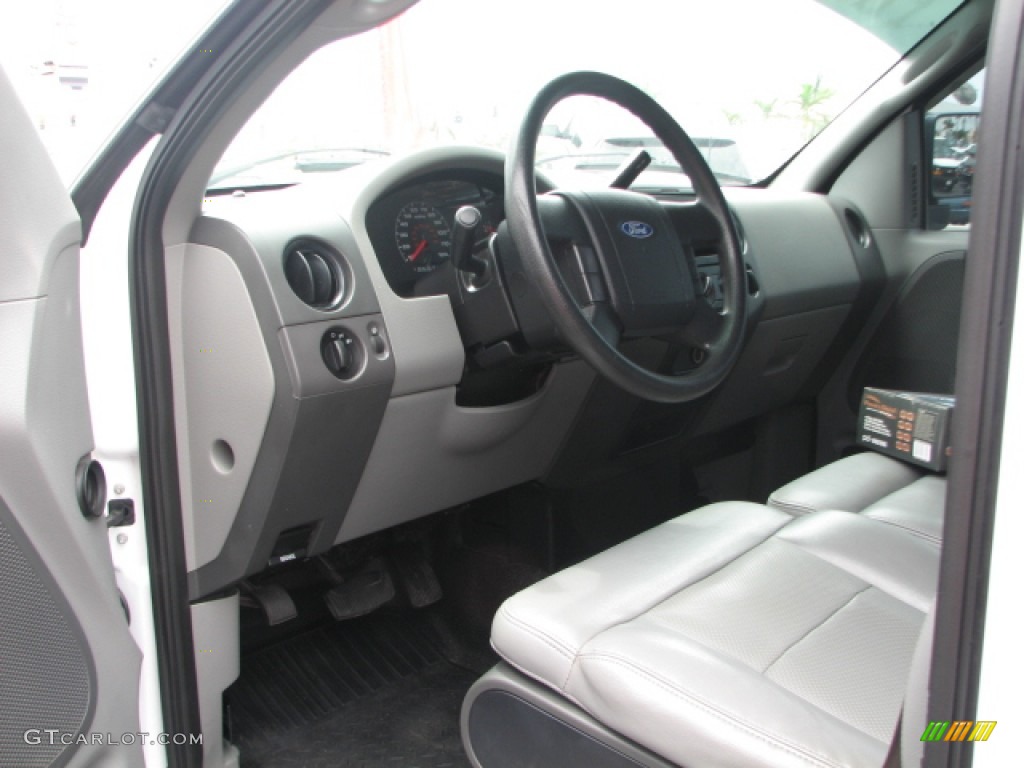 2006 F150 XL Regular Cab - Oxford White / Medium Flint photo #15
