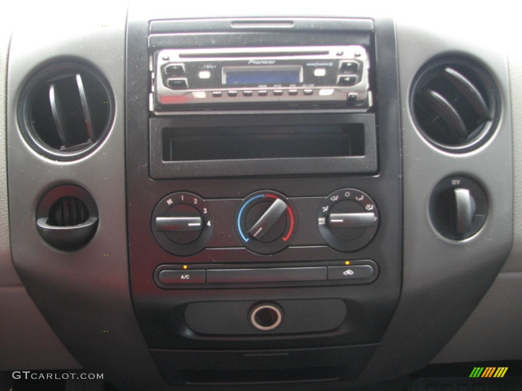 2006 F150 XL Regular Cab - Oxford White / Medium Flint photo #18