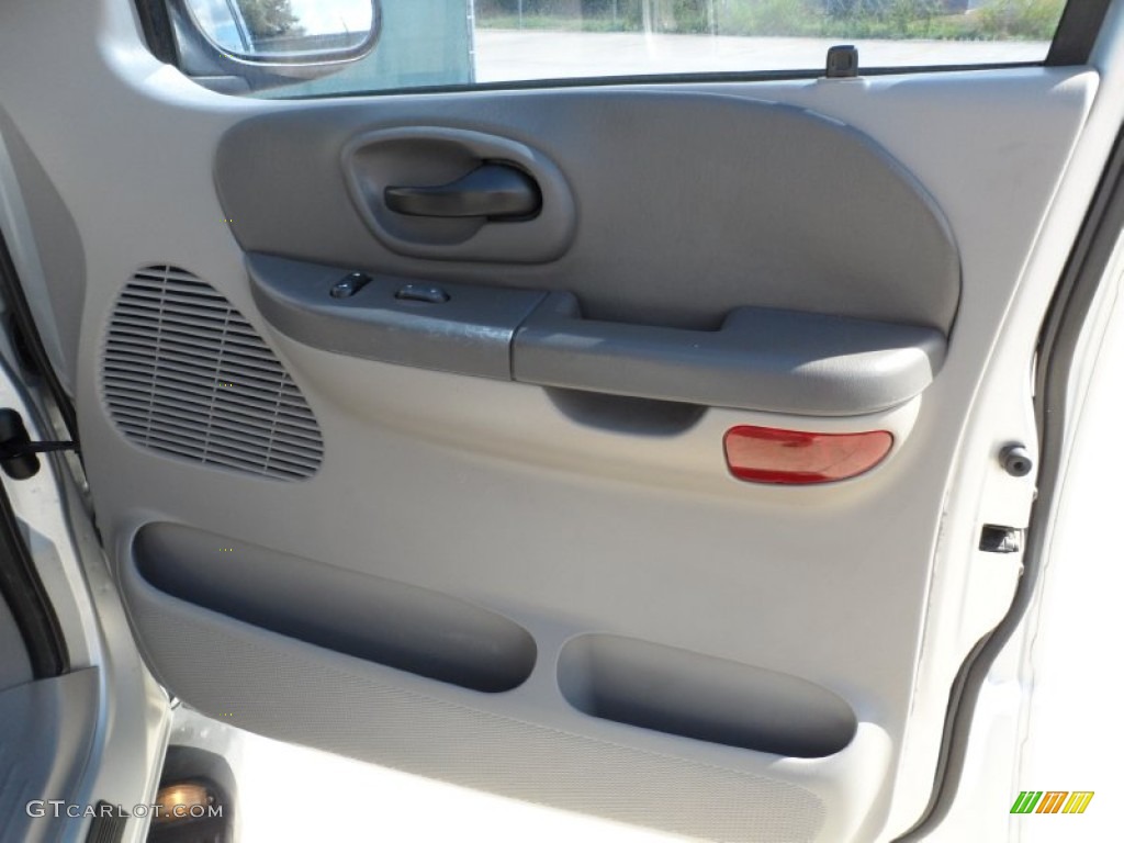 2003 F150 XLT SuperCrew - Silver Metallic / Medium Graphite Grey photo #26