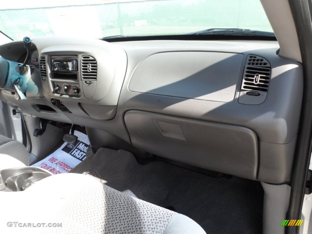 2003 F150 XLT SuperCrew - Silver Metallic / Medium Graphite Grey photo #27