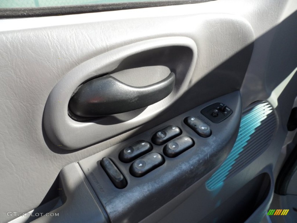 2003 F150 XLT SuperCrew - Silver Metallic / Medium Graphite Grey photo #34