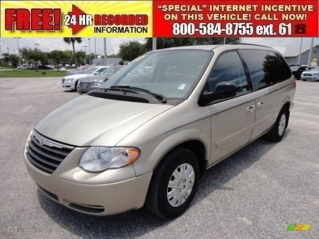 2007 Town & Country LX - Linen Gold Metallic / Dark Khaki/Light Graystone photo #1