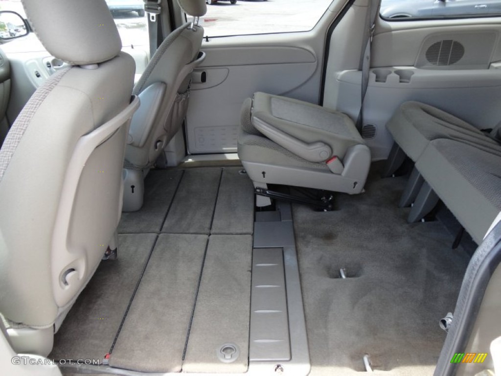 2007 Town & Country LX - Linen Gold Metallic / Dark Khaki/Light Graystone photo #6
