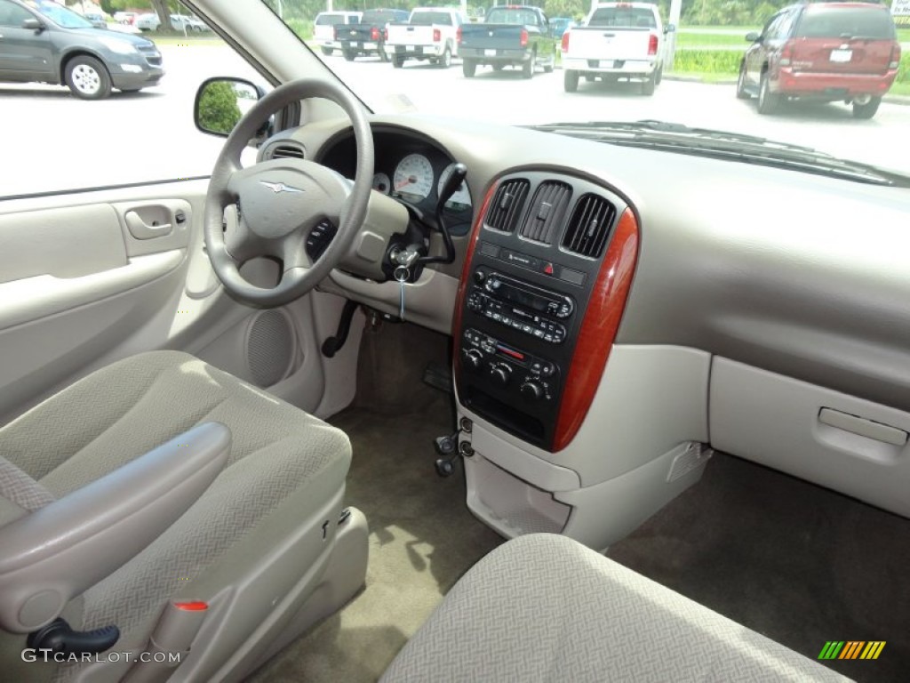 2007 Town & Country LX - Linen Gold Metallic / Dark Khaki/Light Graystone photo #14