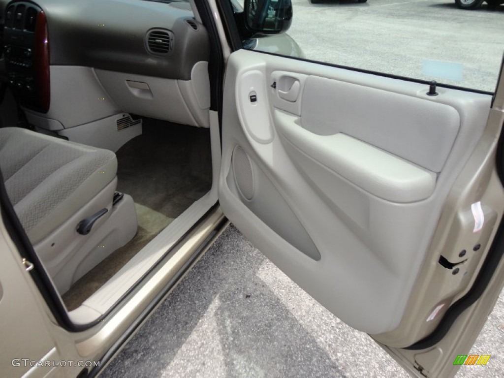2007 Town & Country LX - Linen Gold Metallic / Dark Khaki/Light Graystone photo #15