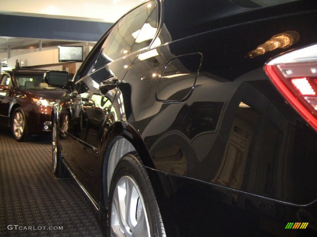 2010 RL Technology - Crystal Black Pearl / Ebony photo #7