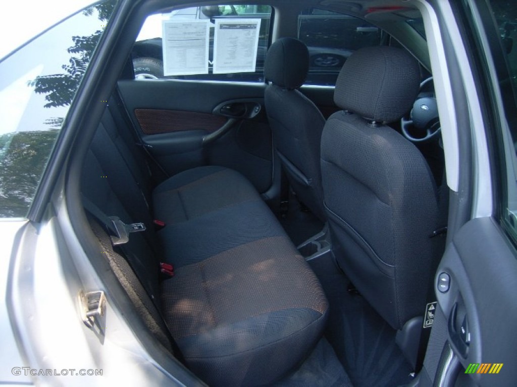 Black/Red Interior 2002 Ford Focus ZTS Sedan Photo #51663601