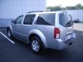 2006 Silver Lightning Metallic Nissan Pathfinder SE 4x4  photo #2