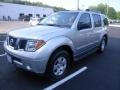 2006 Silver Lightning Metallic Nissan Pathfinder SE 4x4  photo #26