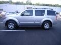 Silver Lightning Metallic - Pathfinder SE 4x4 Photo No. 27
