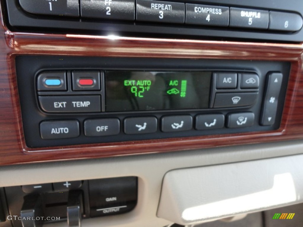 2005 Ford F350 Super Duty Lariat Crew Cab Dually Controls Photo #51664165