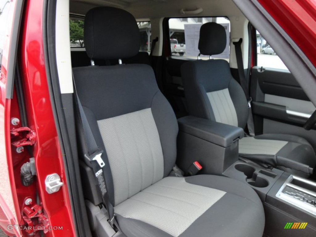 2010 Dodge Nitro SXT Interior Color Photos