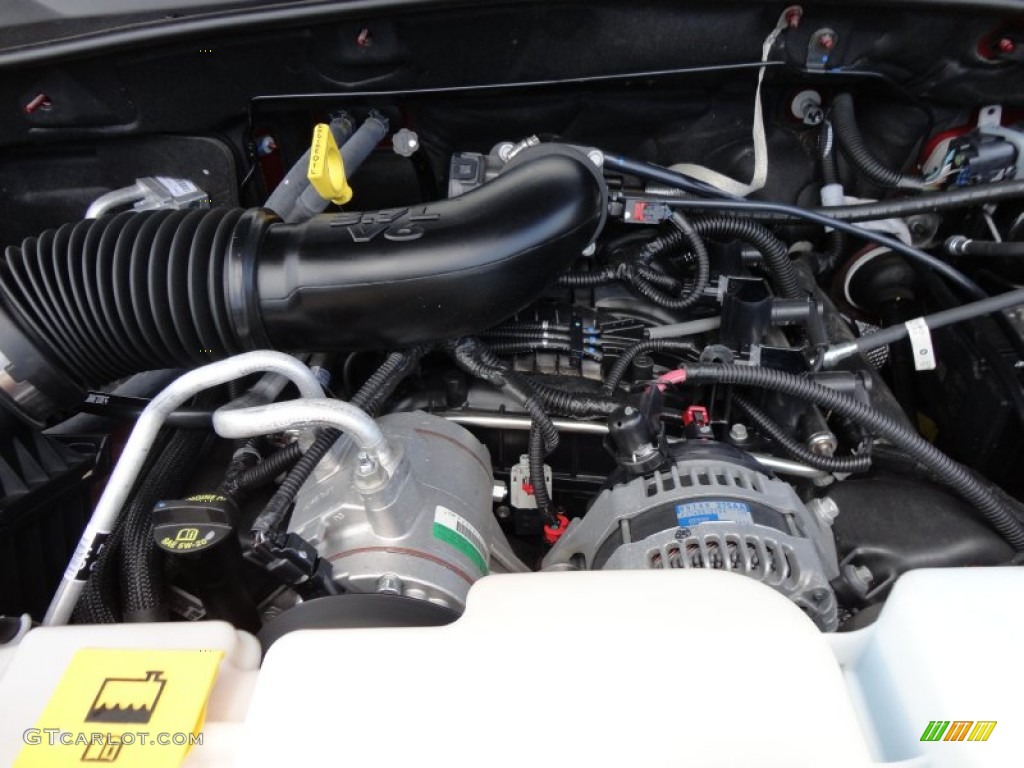 2010 Dodge Nitro SXT Engine Photos
