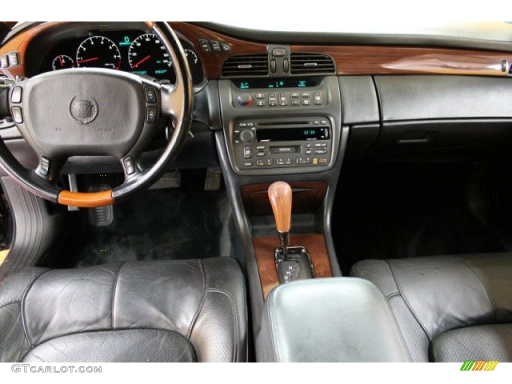 2001 Cadillac DeVille DTS Sedan Black Dashboard Photo #51665560