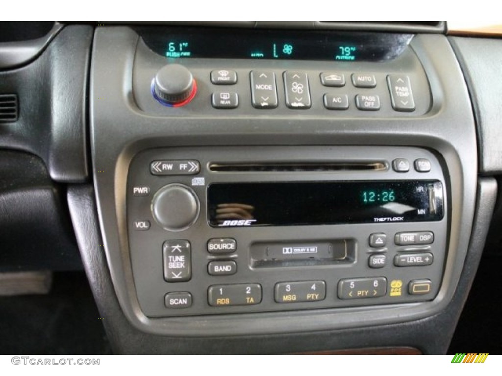 2001 Cadillac DeVille DTS Sedan Controls Photo #51665572