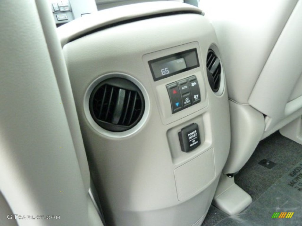 2011 Honda Pilot EX-L 4WD Controls Photo #51669067