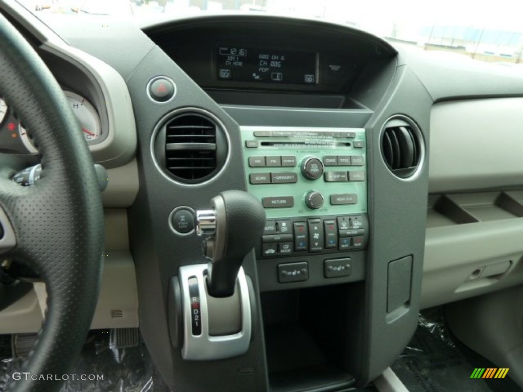2011 Honda Pilot EX-L 4WD Controls Photo #51669079