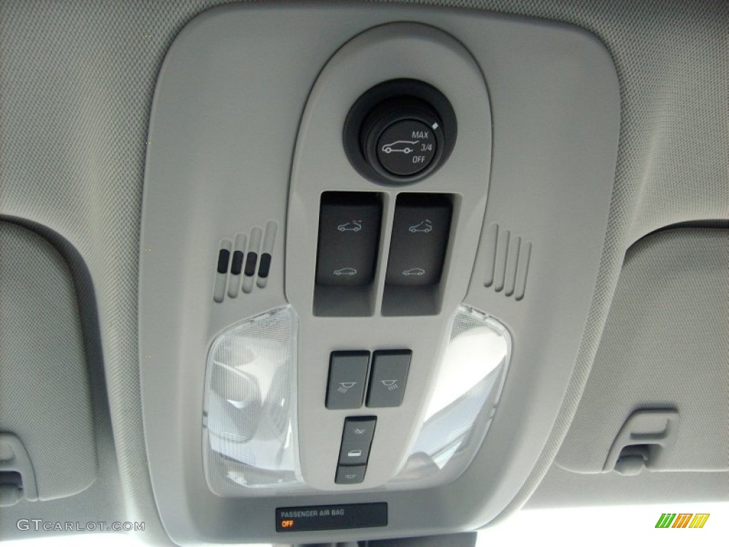 2011 Chevrolet Equinox LTZ Controls Photo #51675216