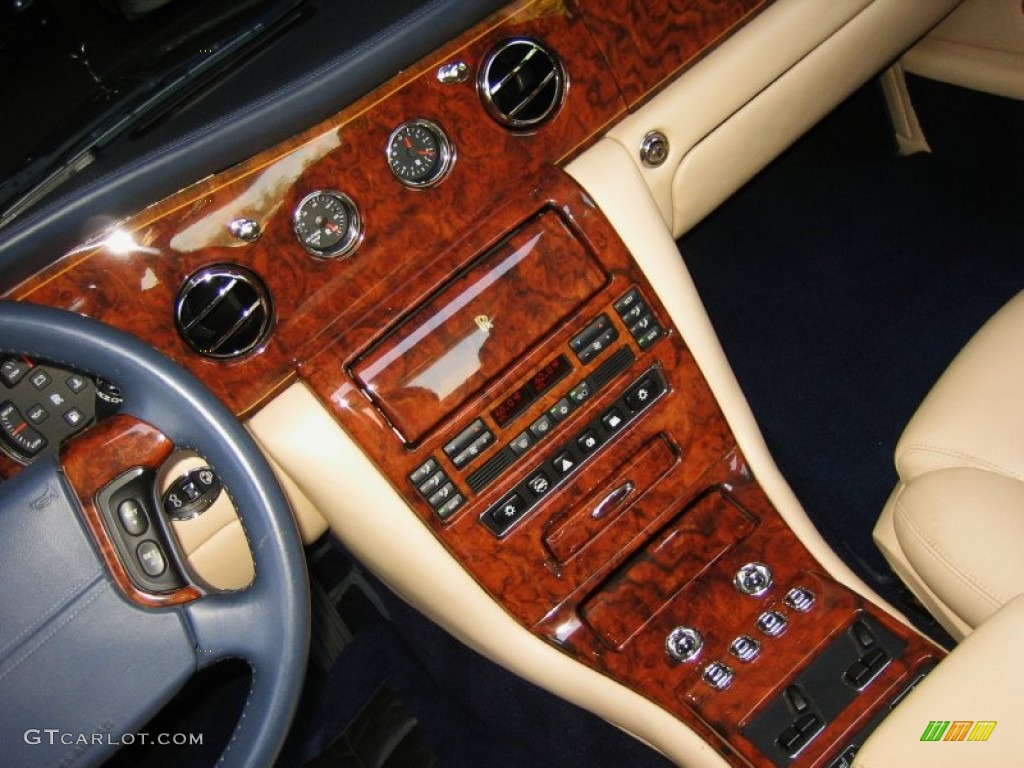 1999 Rolls-Royce Silver Seraph Standard Silver Seraph Model Oatmeal/Navy Blue Dashboard Photo #51675720