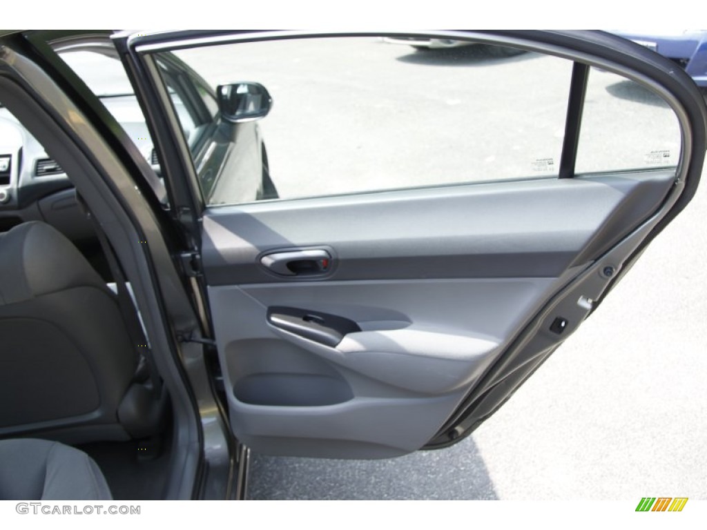2006 Honda Civic DX Sedan Gray Door Panel Photo #51675762