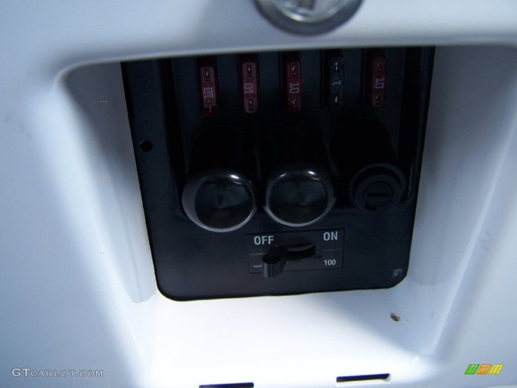 2009 GEM e eS Short Back Utility Electric Car Controls Photo #51679617
