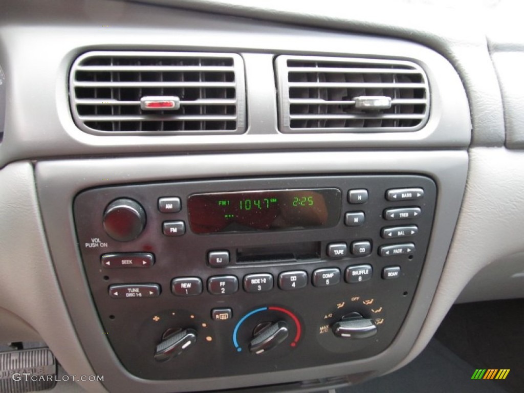 2003 Ford Taurus SE Controls Photo #51679845