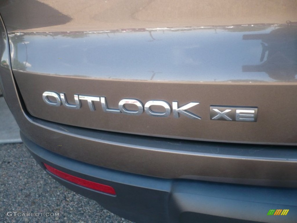 2007 Saturn Outlook XE AWD Marks and Logos Photos