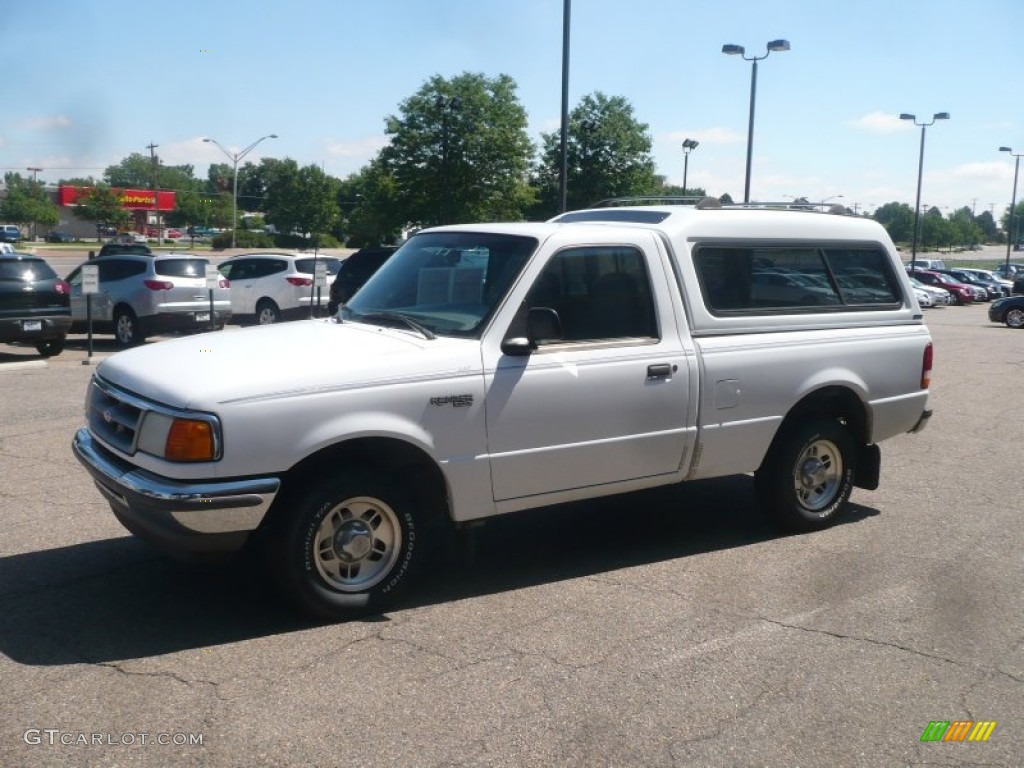 1995 Ranger XLT Regular Cab - Oxford White / Grey photo #2