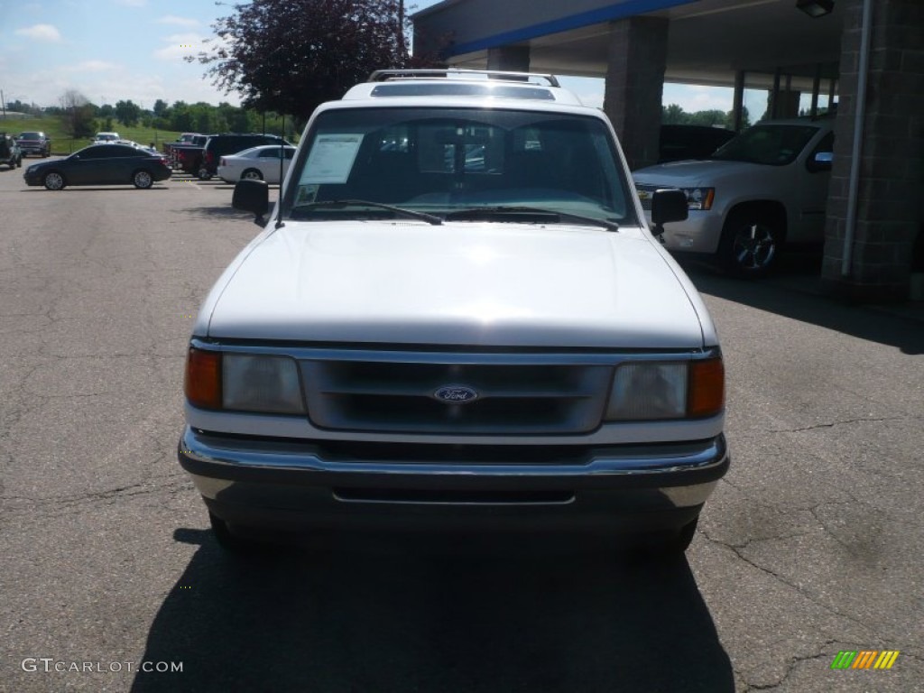 1995 Ranger XLT Regular Cab - Oxford White / Grey photo #3