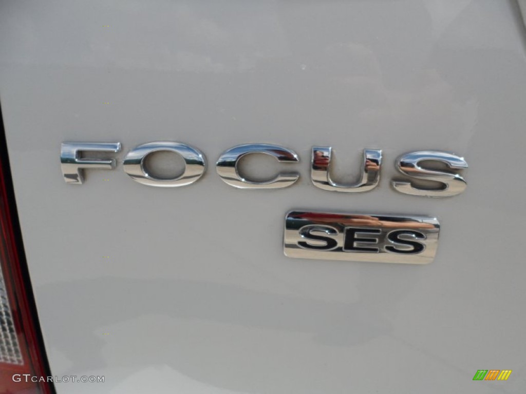 2007 Ford Focus ZXW SES Wagon Marks and Logos Photos