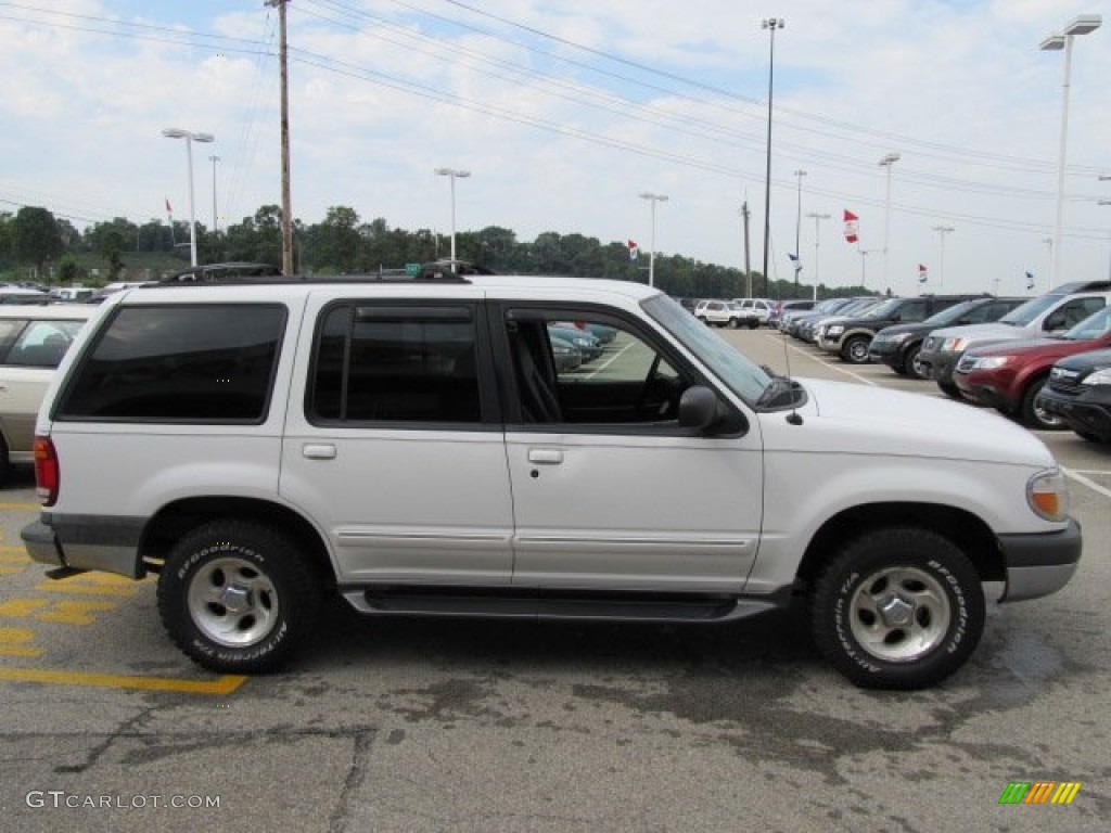 1999 Explorer XLT 4x4 - Oxford White / Dark Graphite photo #8
