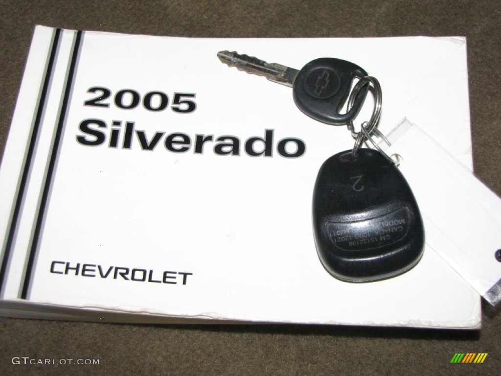 2005 Silverado 2500HD LS Extended Cab 4x4 - Sandstone Metallic / Medium Gray photo #23