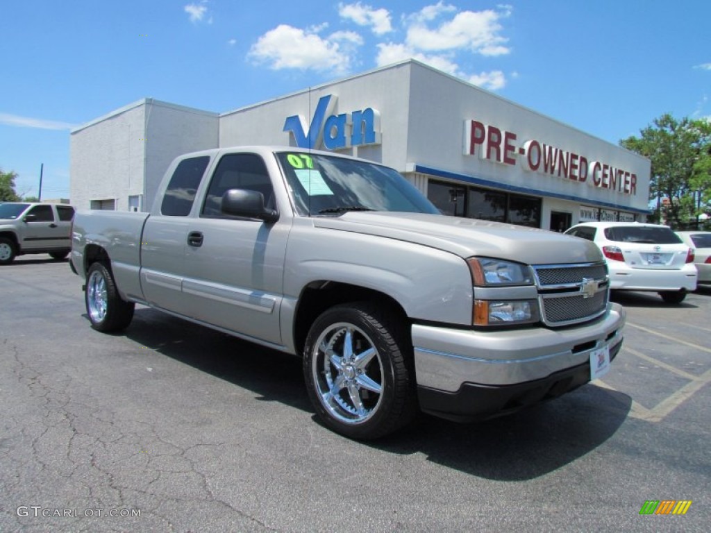 Silver Birch Metallic Chevrolet Silverado 1500