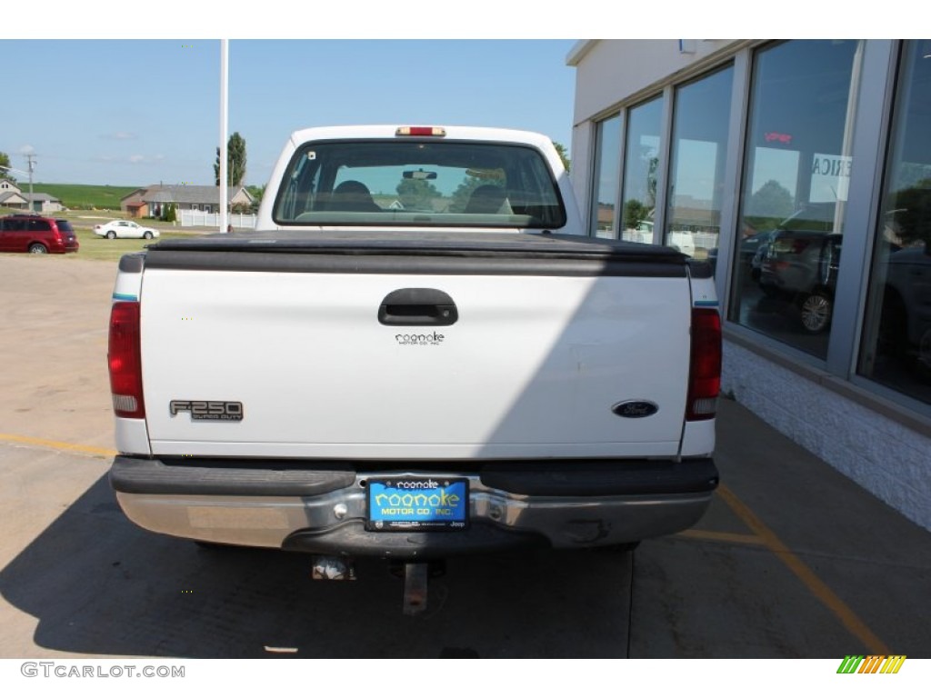 2000 F250 Super Duty XLT Crew Cab 4x4 - Oxford White / Medium Graphite photo #4