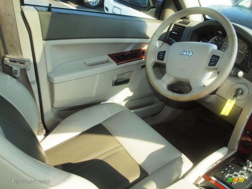 2005 Grand Cherokee Limited 4x4 - Dark Khaki Pearl / Dark Khaki/Light Graystone photo #11