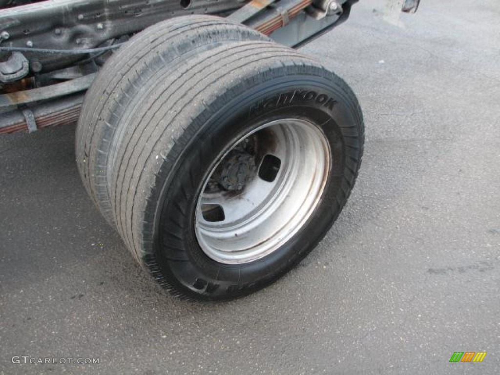 2006 Ford F350 Super Duty XL Crew Cab Chassis Wheel Photos