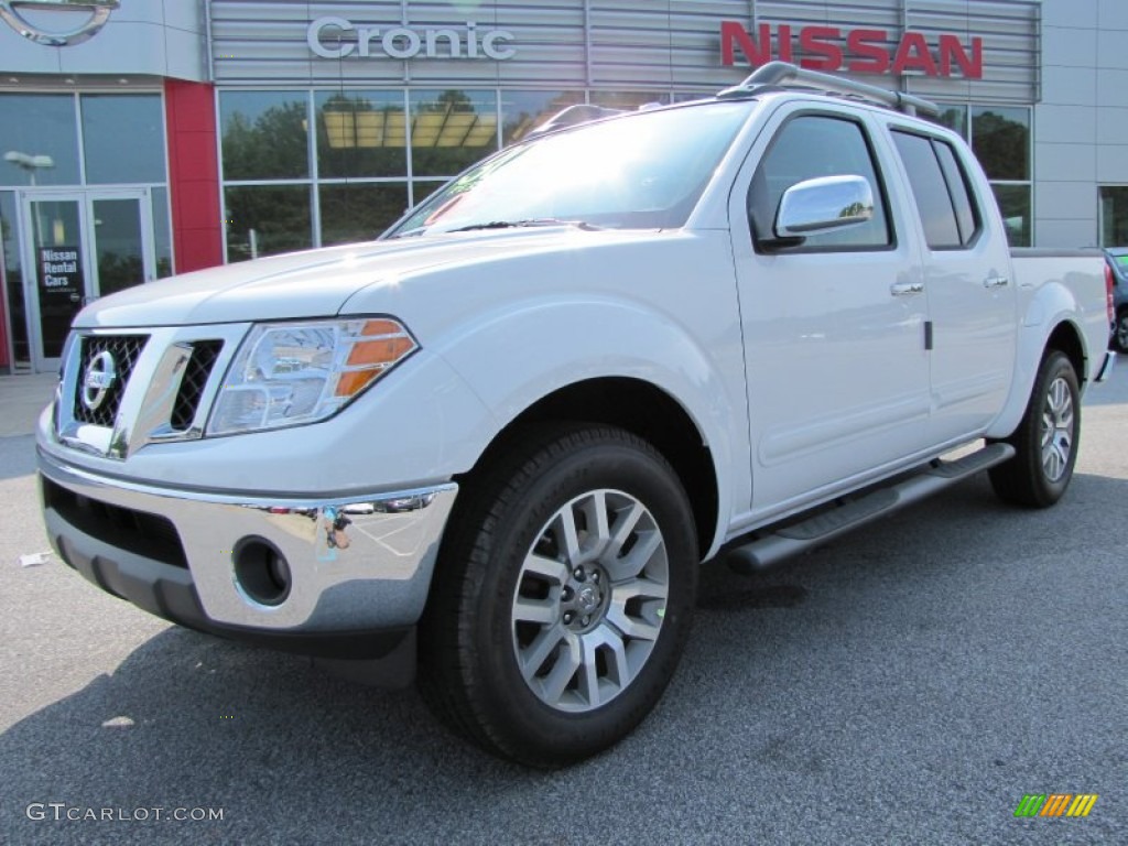 Avalanche White Nissan Frontier