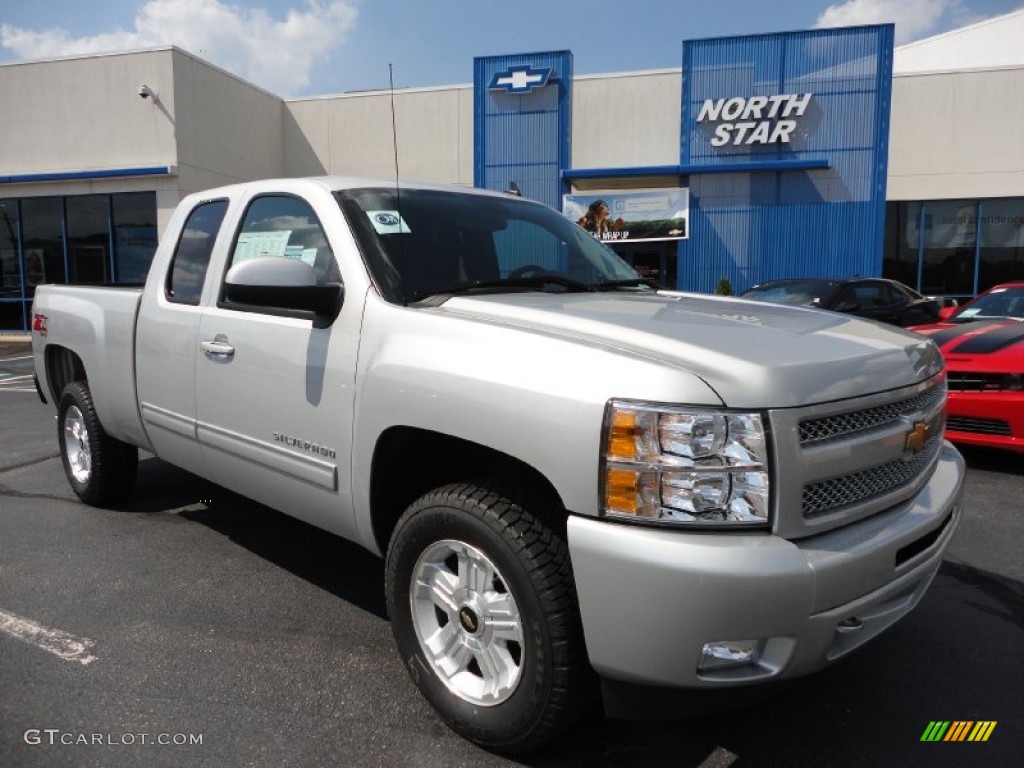 Sheer Silver Metallic Chevrolet Silverado 1500